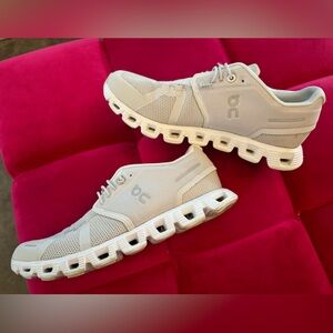 Womens On Cloud Shoes
